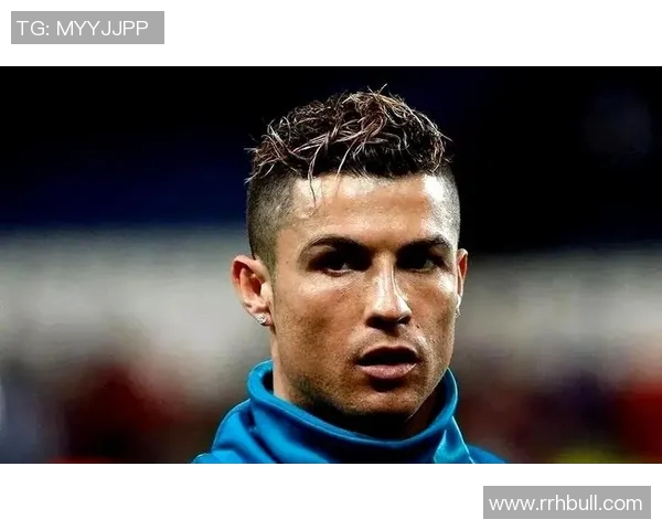 足球明星独特踢球姿势解析与技巧分享让你领略足球魅力